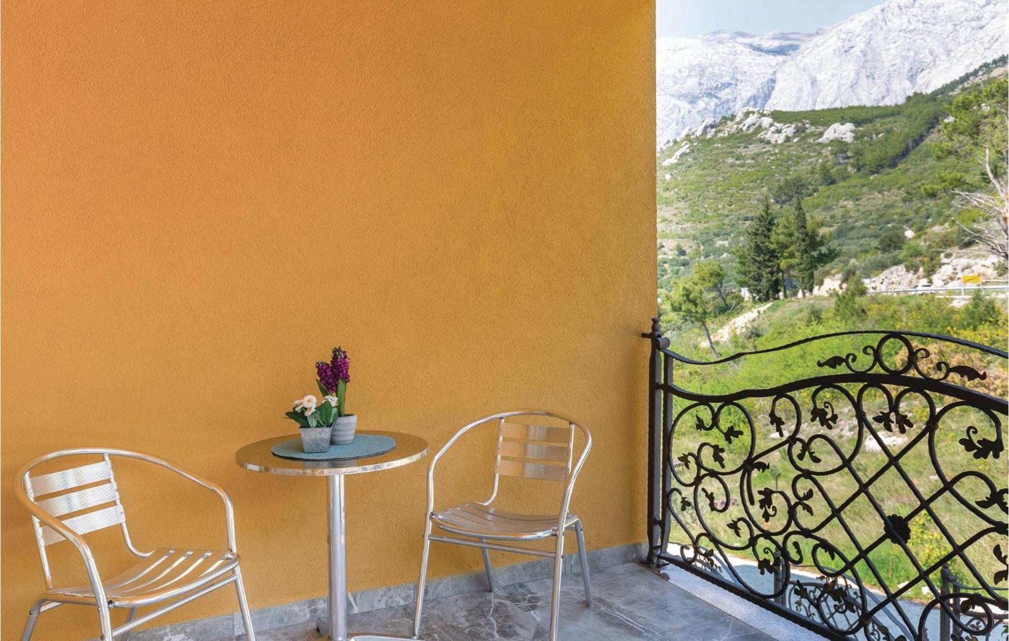Nice Studio In Krvavica With Kitchen Exteriér fotografie